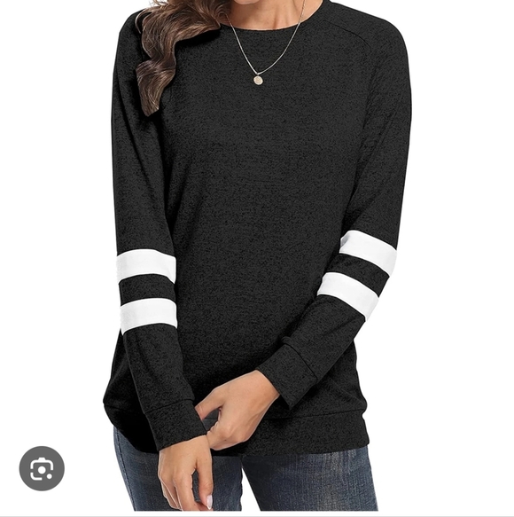 Sweaters - Black & White Women's Sweater - Size Small Good Condition